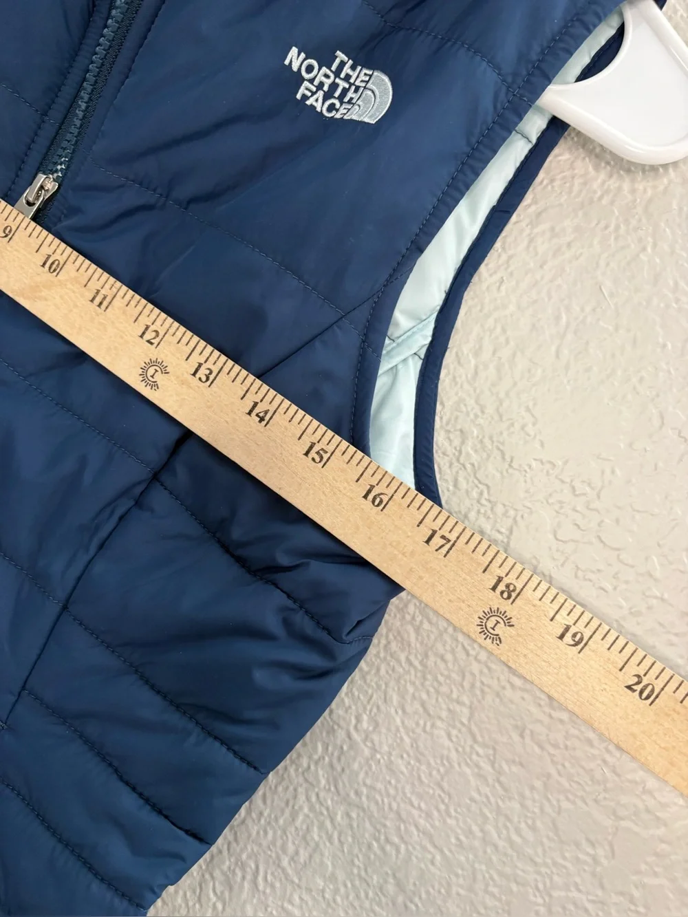 The North Face Blue Teal Puffer Vest Winter Girls Large 14/16